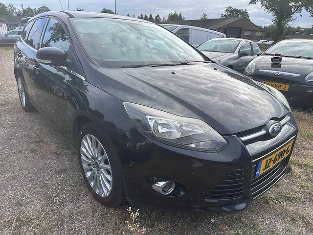 Ford - focus wagon - 1.0 ecob. titanium - jz-690-g- 2012 - afbeelding 15 van  18