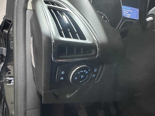 Ford - focus wagon - 1.6 ecob. titanium - car - 2012 - afbeelding 3 van  17