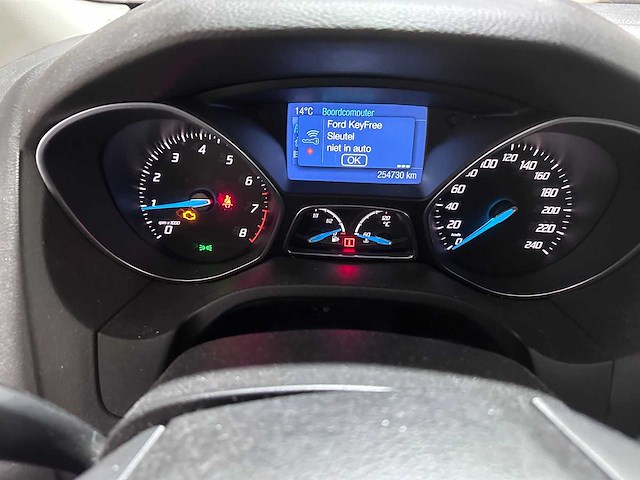 Ford - focus wagon - 1.6 ecob. titanium - car - 2012 - afbeelding 17 van  17