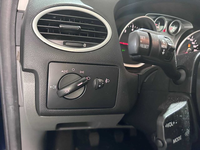 Ford - focus wagon - 1.6 trend - 35-zj-zz- 2008 - afbeelding 3 van  18
