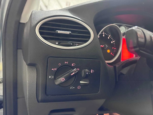 Ford - focus wagon - 2.0 titanium - 29-zl-xk - afbeelding 3 van  18