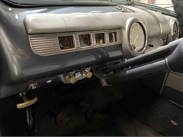 Ford - fourdoor - v8 - oldtimer - 1945 - afbeelding 17 van  31