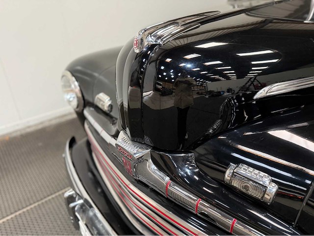 Ford - fourdoor - v8 - oldtimer - 1945 - afbeelding 14 van  31