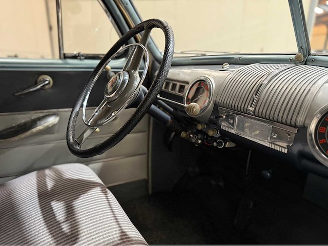 Ford - fourdoor - v8 - oldtimer - 1945 - afbeelding 22 van  31