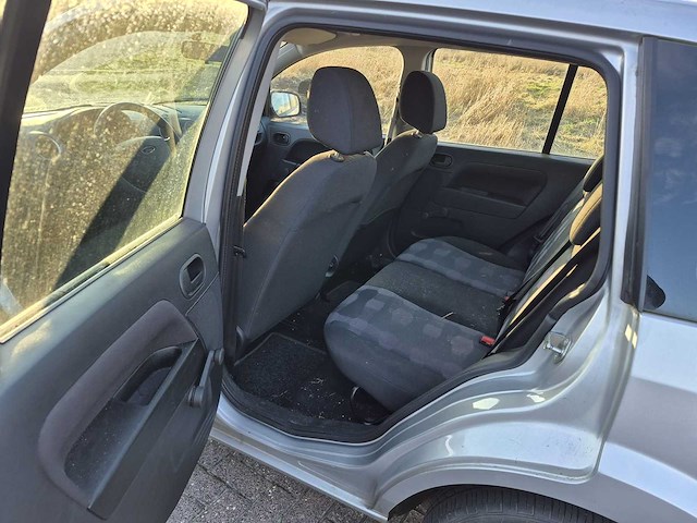 Ford - fusion - 1.4-16v style - personenauto - afbeelding 11 van  19