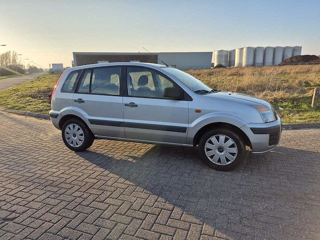 Ford - fusion - 1.4-16v style - personenauto - afbeelding 2 van  19