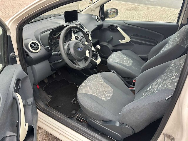 Ford - ka - 1.2 limited - car - 2010 - afbeelding 2 van  15