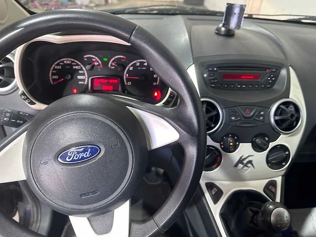 Ford - ka - 1.2 titanium - 24-kst-7- 2010 - afbeelding 2 van  17