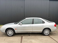 Ford - mondeo - personenauto - 2000 - afbeelding 9 van  15