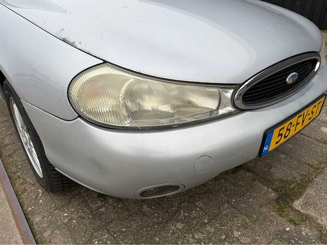 Ford - mondeo - personenauto - 2000 - afbeelding 14 van  24