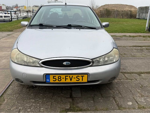 Ford - mondeo - personenauto - 2000 - afbeelding 21 van  24