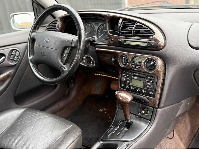 Ford - mondeo - personenauto - 2000 - afbeelding 23 van  24