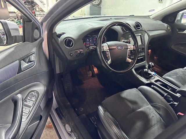 Ford - mondeo wagon - 1.6 ecob. platinum - z-428-fx - afbeelding 16 van  18