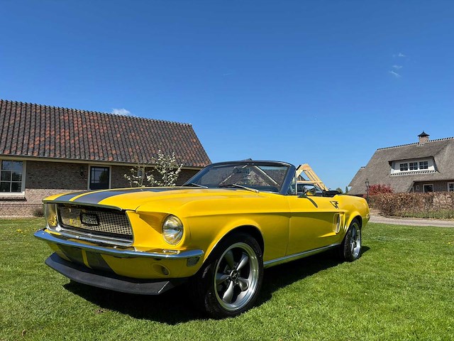 Ford - mustang - 302 v8 - automaat - oldtimer 1968 - afbeelding 1 van  45