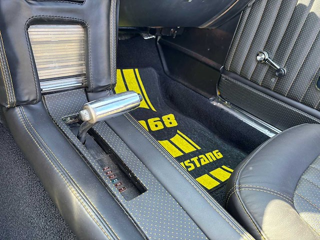 Ford - mustang - 302 v8 - automaat - oldtimer 1968 - afbeelding 13 van  45