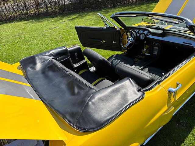 Ford - mustang - 302 v8 - automaat - oldtimer 1968 - afbeelding 24 van  45