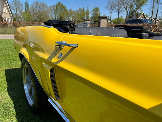 Ford - mustang - 302 v8 - automaat - oldtimer 1968 - afbeelding 30 van  45
