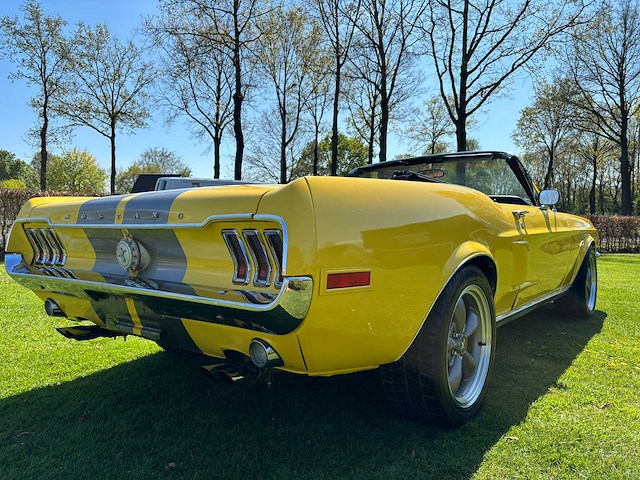 Ford - mustang - 302 v8 - automaat - oldtimer 1968 - afbeelding 38 van  45