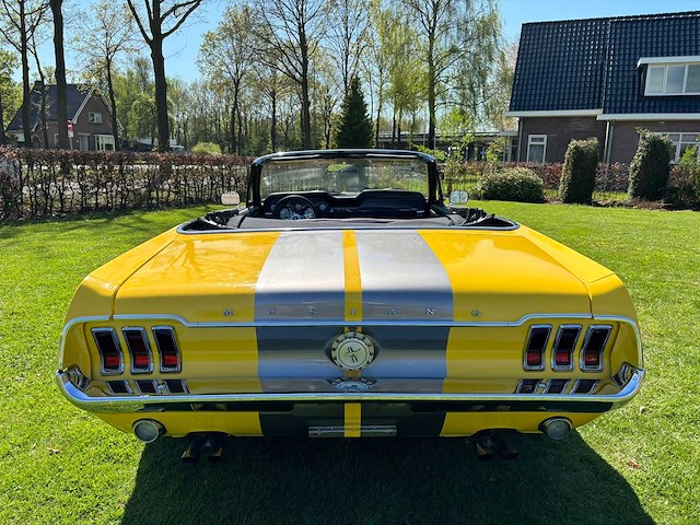 Ford - mustang - 302 v8 - automaat - oldtimer 1968 - afbeelding 39 van  45
