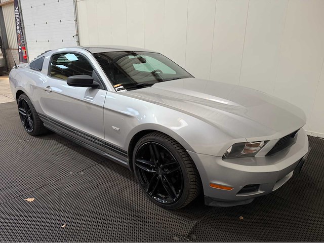Ford - mustang - 4.0 v6 - personenauto - 2010 - afbeelding 2 van  38