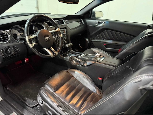 Ford - mustang - 4.0 v6 - personenauto - 2010 - afbeelding 5 van  38