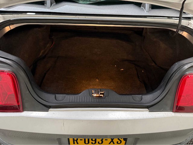 Ford - mustang - 4.0 v6 - personenauto - 2010 - afbeelding 19 van  38