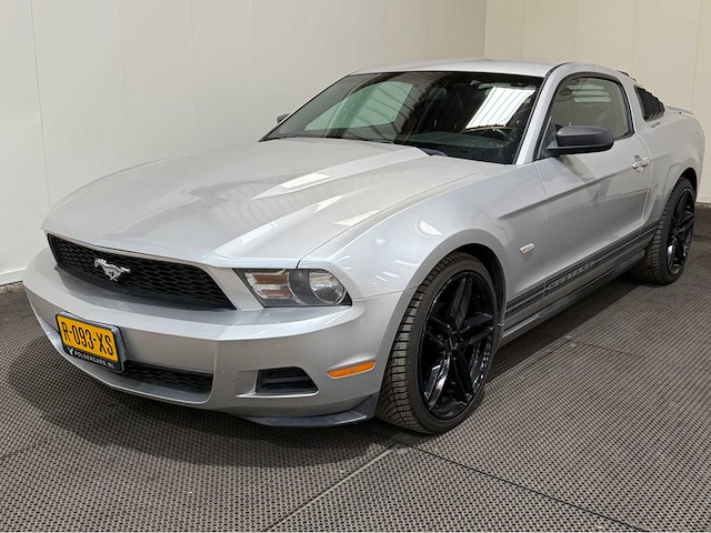 Ford - mustang - 4.0 v6 - personenauto - 2010 - afbeelding 12 van  38