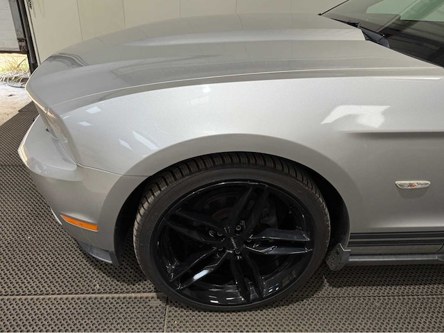 Ford - mustang - 4.0 v6 - personenauto - 2010 - afbeelding 28 van  38