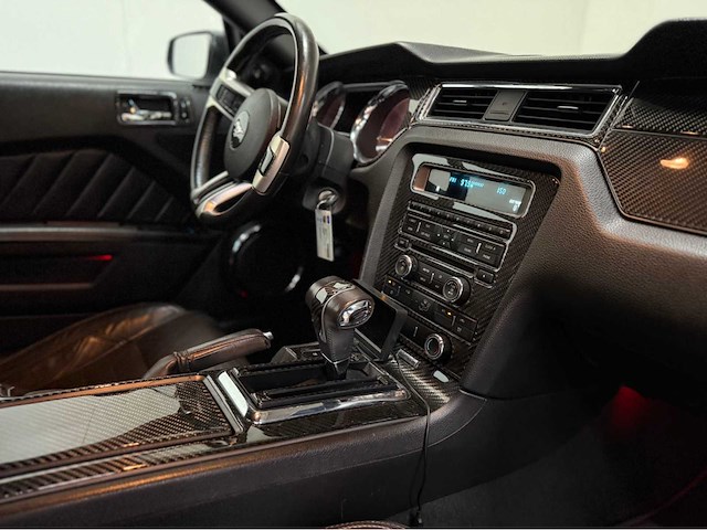 Ford - mustang - 4.0 v6 - personenauto - 2010 - afbeelding 32 van  38