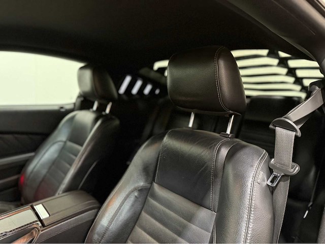 Ford - mustang - 4.0 v6 - personenauto - 2010 - afbeelding 3 van  13