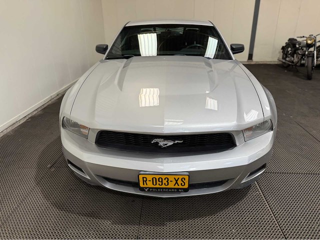 Ford - mustang - 4.0 v6 - personenauto - 2010 - afbeelding 12 van  13