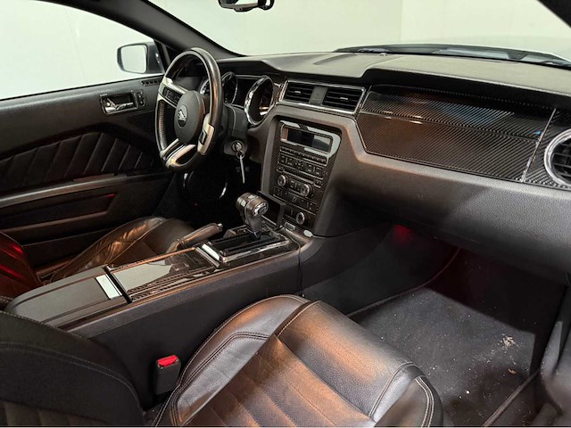 Ford - mustang - 4.0 v6 - personenauto - 2010 - afbeelding 7 van  18