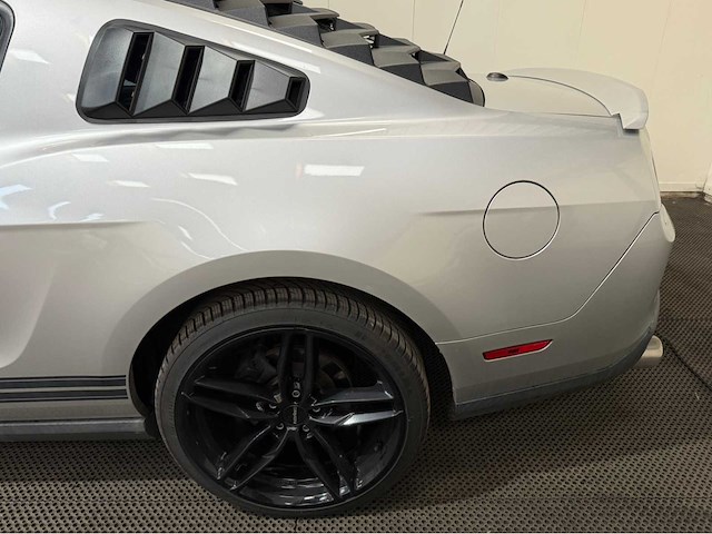 Ford - mustang - 4.0 v6 - personenauto - 2010 - afbeelding 31 van  38