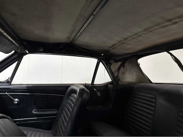 Ford - mustang - cabriolet - oldtimer - 1965 - afbeelding 6 van  37