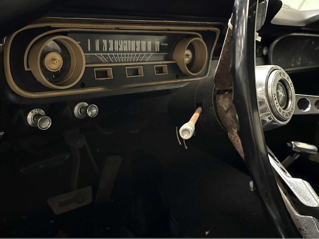 Ford - mustang - cabriolet - oldtimer - 1965 - afbeelding 7 van  37