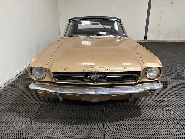 Ford - mustang - cabriolet - oldtimer - 1965 - afbeelding 36 van  37