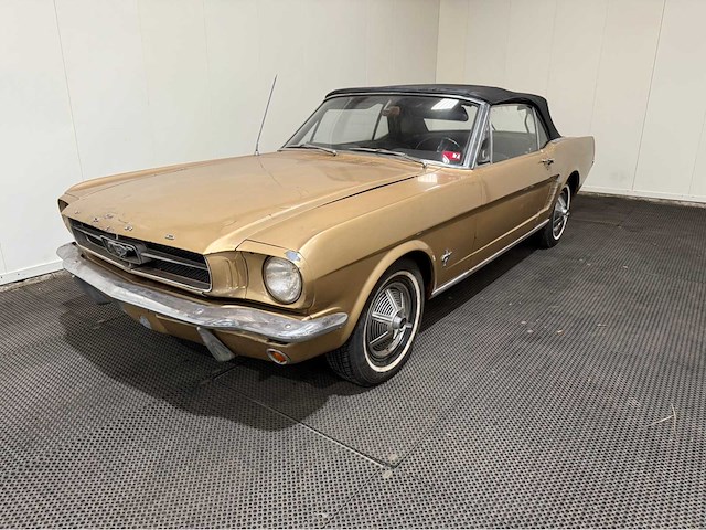 Ford - mustang - cabriolet - oldtimer - 1965 - afbeelding 12 van  37