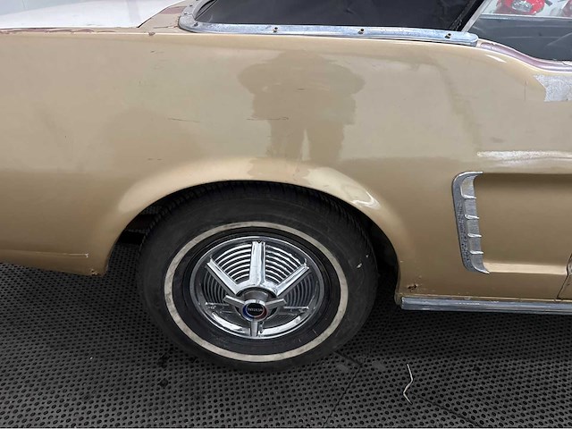 Ford - mustang - cabriolet - oldtimer - 1965 - afbeelding 29 van  37