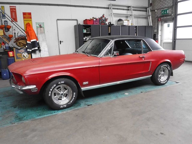 Ford - mustang - oldtimer - afbeelding 12 van  81