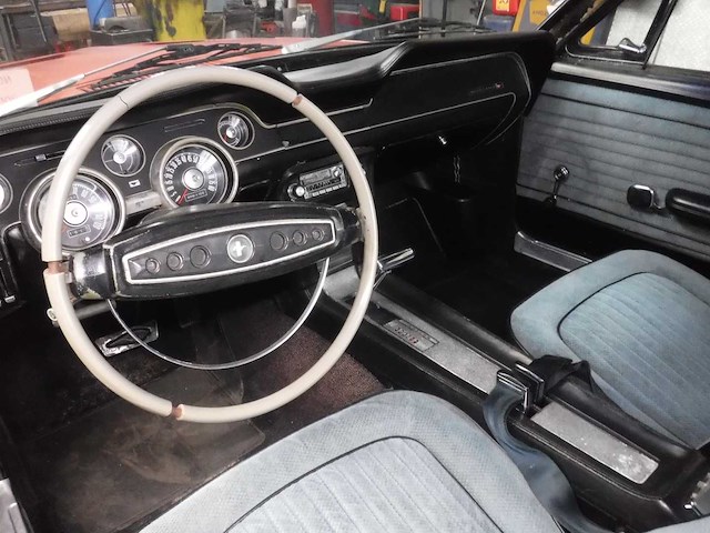 Ford - mustang - oldtimer - afbeelding 30 van  81