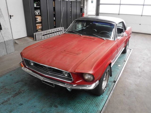 Ford - mustang - oldtimer - afbeelding 38 van  81