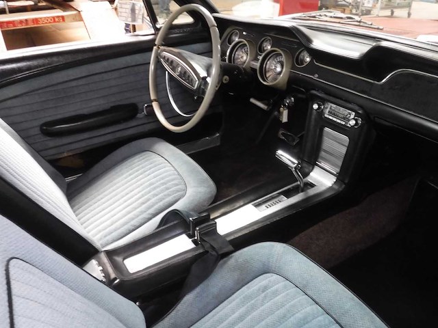 Ford - mustang - oldtimer - afbeelding 44 van  81