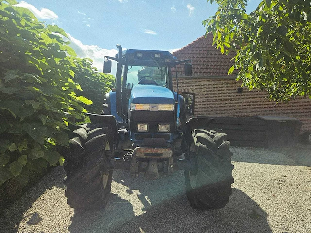 Ford - new holland 8670 genesis - 1996 - vierwielaangedreven landbouwtractor - afbeelding 17 van  26