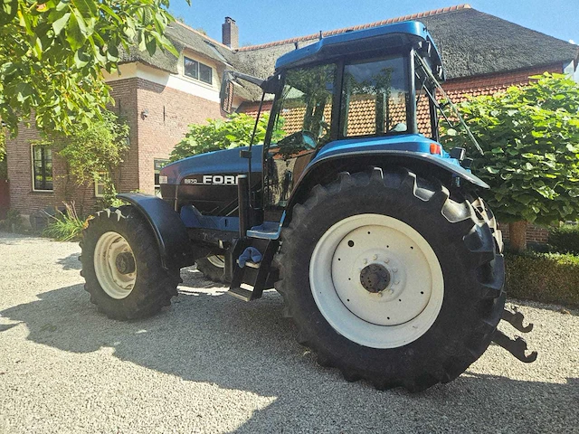 Ford - new holland 8670 genesis - 1996 - vierwielaangedreven landbouwtractor - afbeelding 19 van  26
