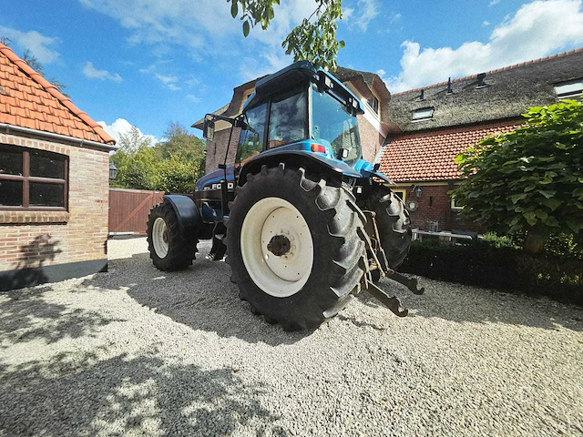 Ford - new holland 8670 genesis - 1996 - vierwielaangedreven landbouwtractor - afbeelding 21 van  26