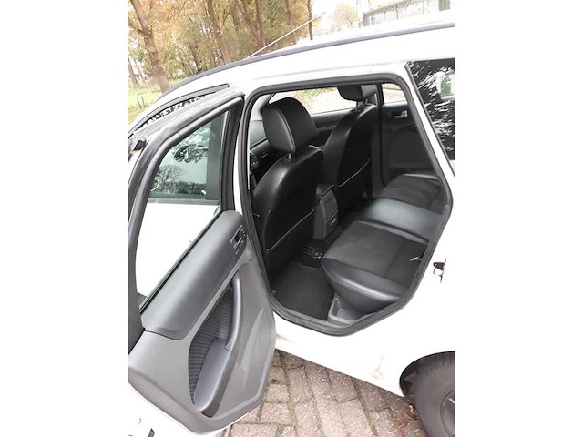 Ford - personenauto - afbeelding 2 van  19
