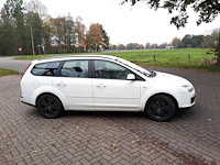 Ford - personenauto - afbeelding 14 van  19