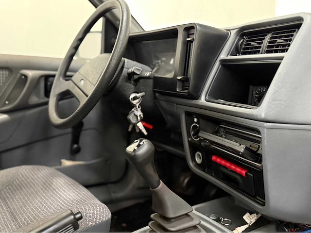 Ford - sierra - oldtimer - 1986 - afbeelding 4 van  31