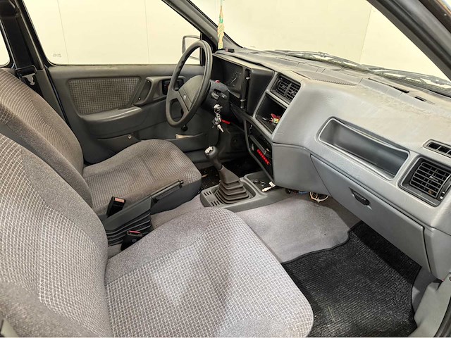 Ford - sierra - oldtimer - 1986 - afbeelding 5 van  31