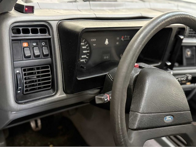 Ford - sierra - oldtimer - 1986 - afbeelding 8 van  31